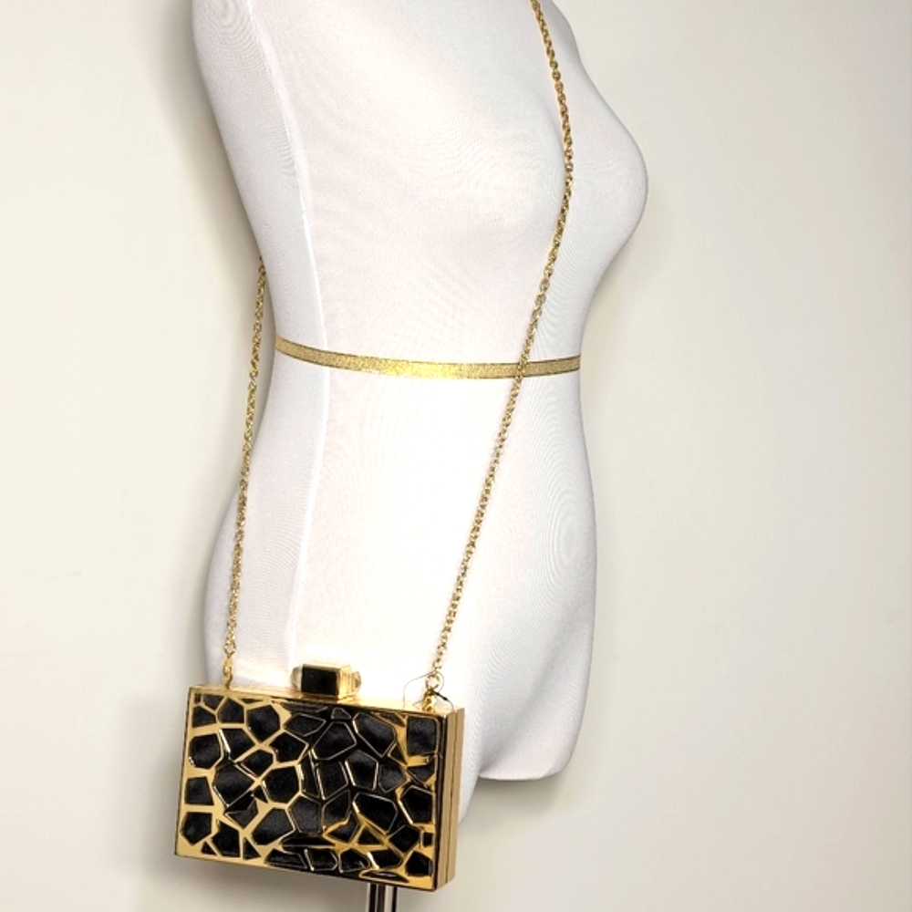 NWT INC INTERNATIONAL CONCEPTS ANIMAL PRINT CAGE CLUTCH BAG